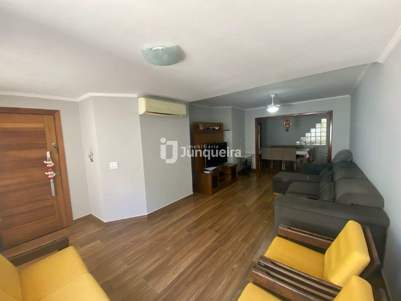 Casa à venda, 3 quartos, sendo 1 suíte, 2 vagas, no bairro Jardim Monumento em Piracicaba - SP