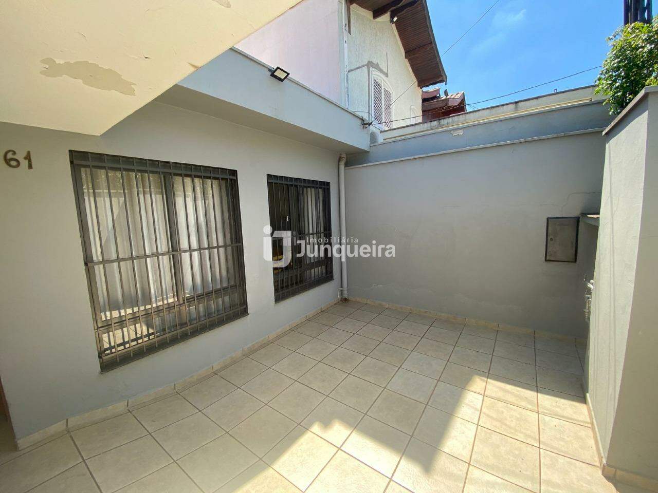 Casa à venda, 3 quartos, sendo 1 suíte, 2 vagas, no bairro Jardim Monumento em Piracicaba - SP