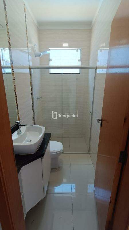 Casa à venda, 3 quartos, sendo 1 suíte, 2 vagas, no bairro Parque São Matheus em Piracicaba - SP