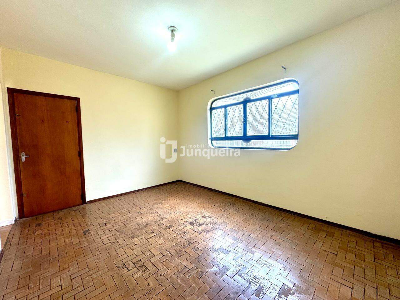 Casa à venda, 3 quartos, 4 vagas, no bairro Vila Rezende em Piracicaba - SP