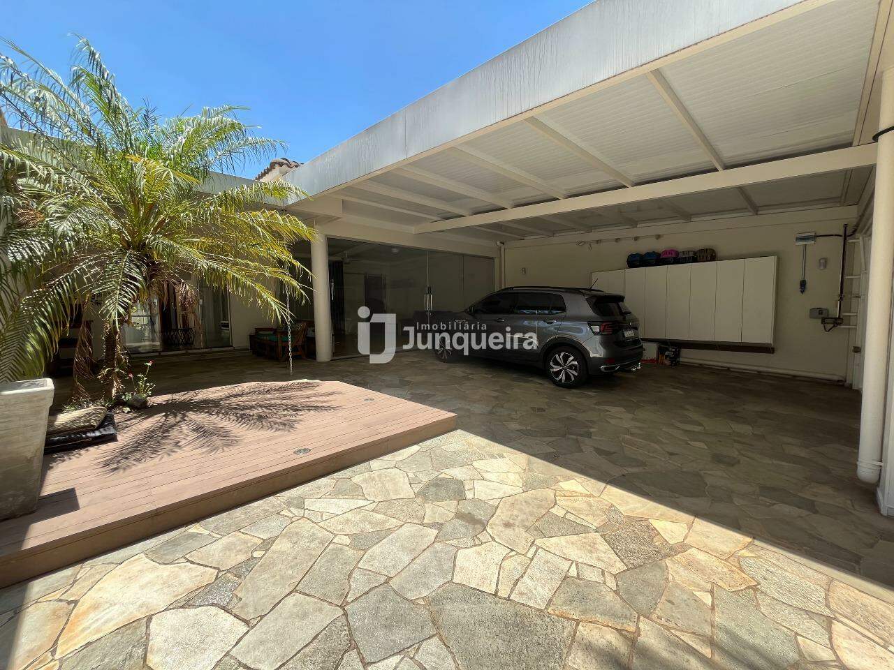 Casa à venda, 3 quartos, sendo 1 suíte, 2 vagas, no bairro Nova Piracicaba em Piracicaba - SP