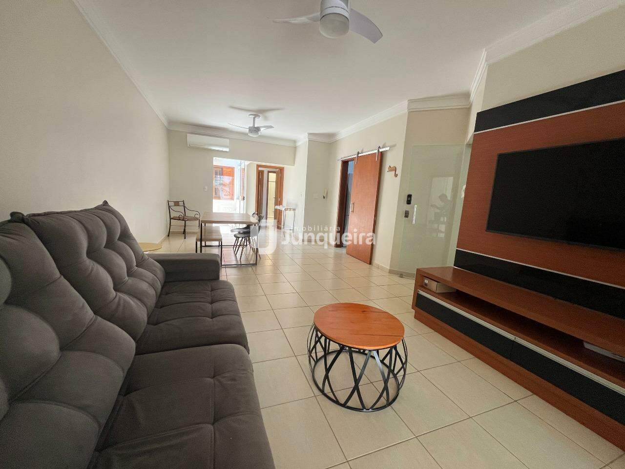 Casa à venda, 3 quartos, sendo 1 suíte, 2 vagas, no bairro Nova Piracicaba em Piracicaba - SP