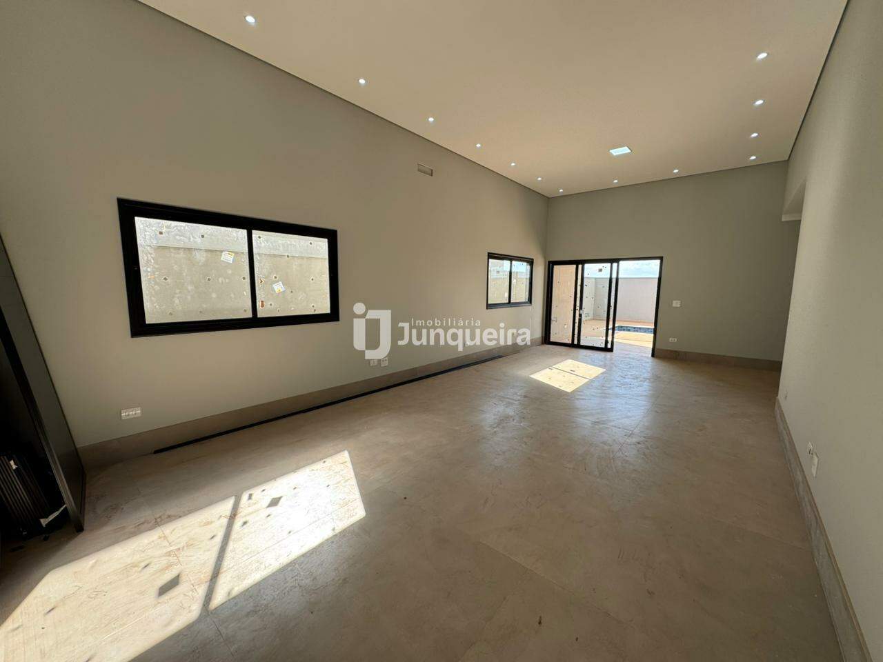 Casa em Condomínio à venda no Belmonte, 3 quartos, sendo 1 suíte, 4 vagas, no bairro Belmonte em Piracicaba - SP