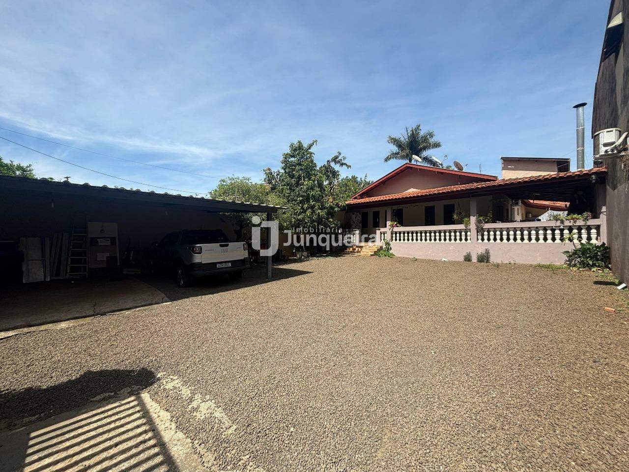 Casa à venda, 3 quartos, sendo 1 suíte, 2 vagas, no bairro Santa Rosa em Piracicaba - SP