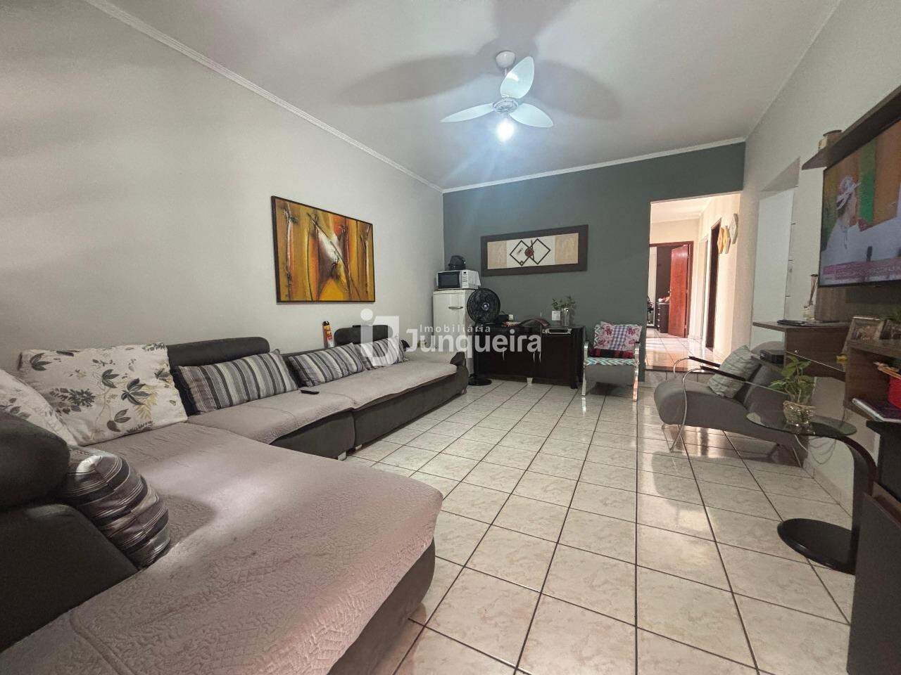 Casa à venda, 3 quartos, sendo 1 suíte, 2 vagas, no bairro Santa Rosa em Piracicaba - SP