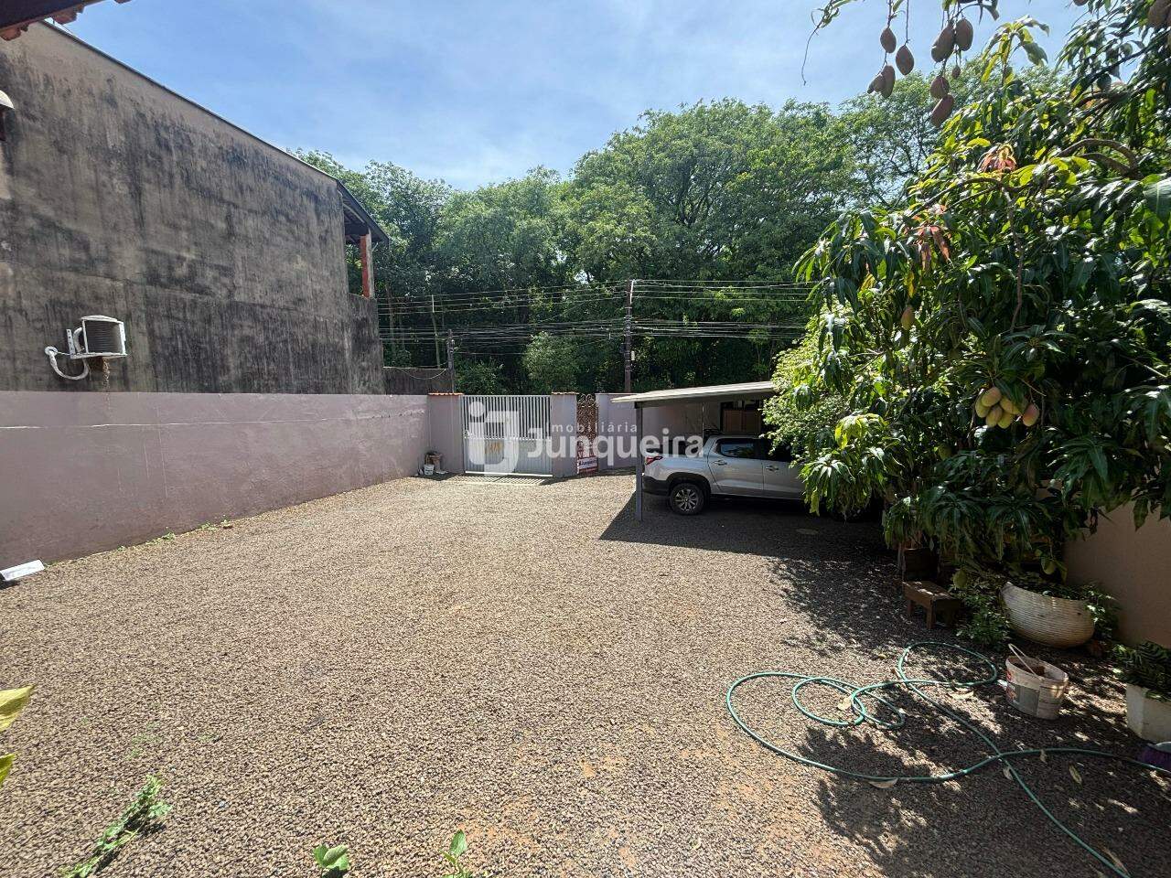 Casa à venda, 3 quartos, sendo 1 suíte, 2 vagas, no bairro Santa Rosa em Piracicaba - SP