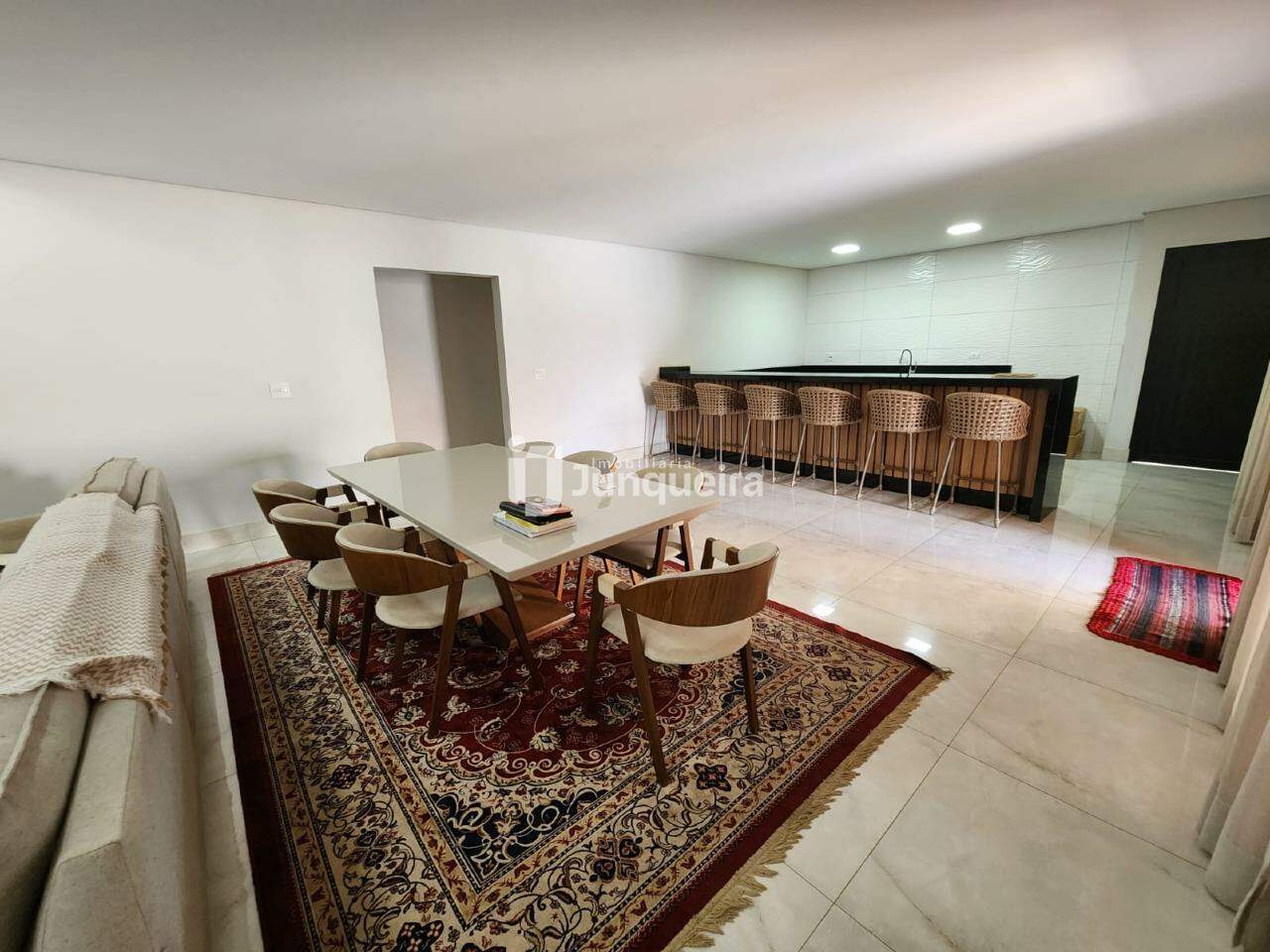 Casa à venda, 3 quartos, sendo 3 suítes, 10 vagas, no bairro Piracicamirim em Piracicaba - SP