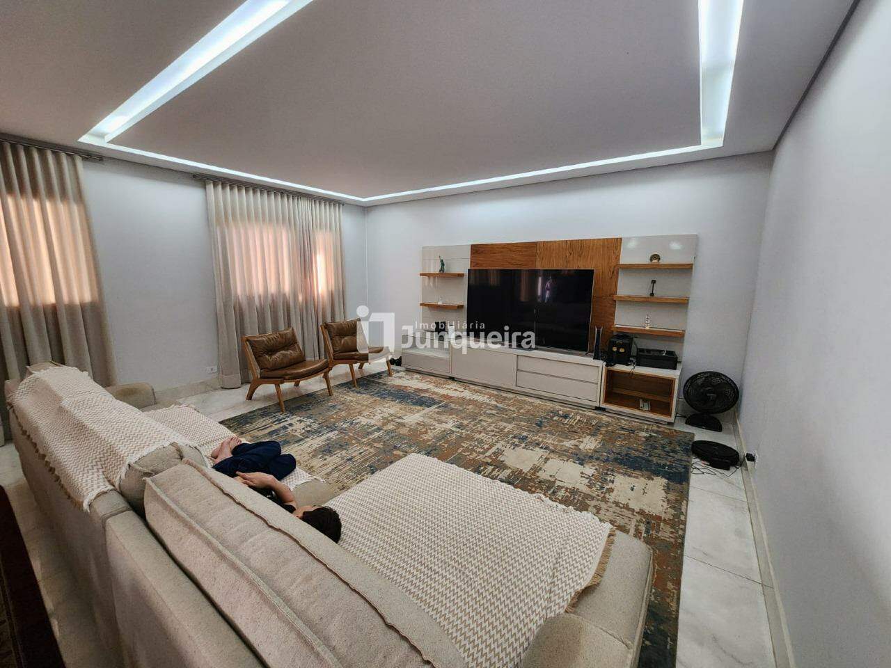 Casa à venda, 3 quartos, sendo 3 suítes, 10 vagas, no bairro Piracicamirim em Piracicaba - SP