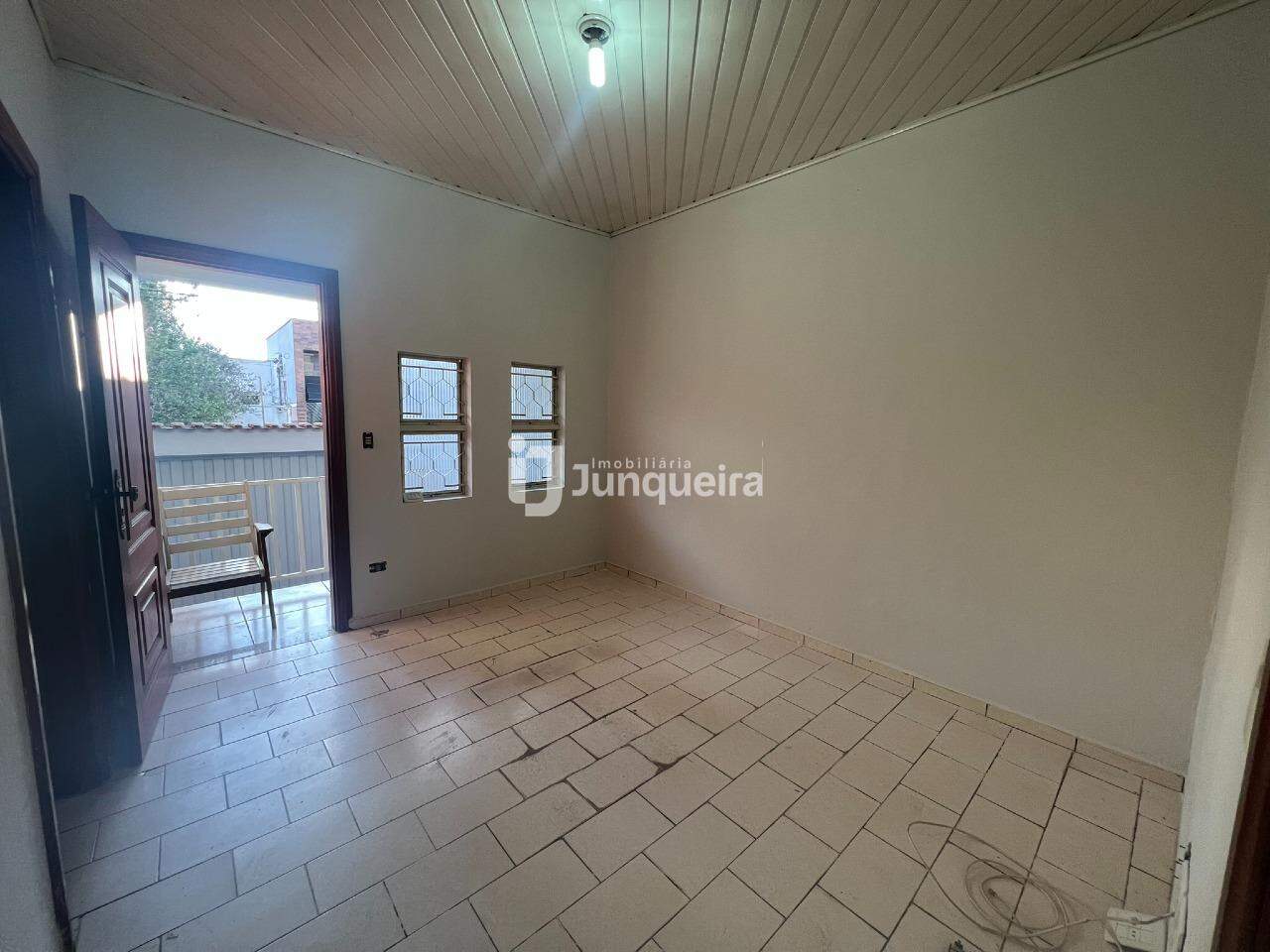 Casa para alugar, 4 quartos, sendo 1 suíte, 1 vaga, no bairro São Judas em Piracicaba - SP