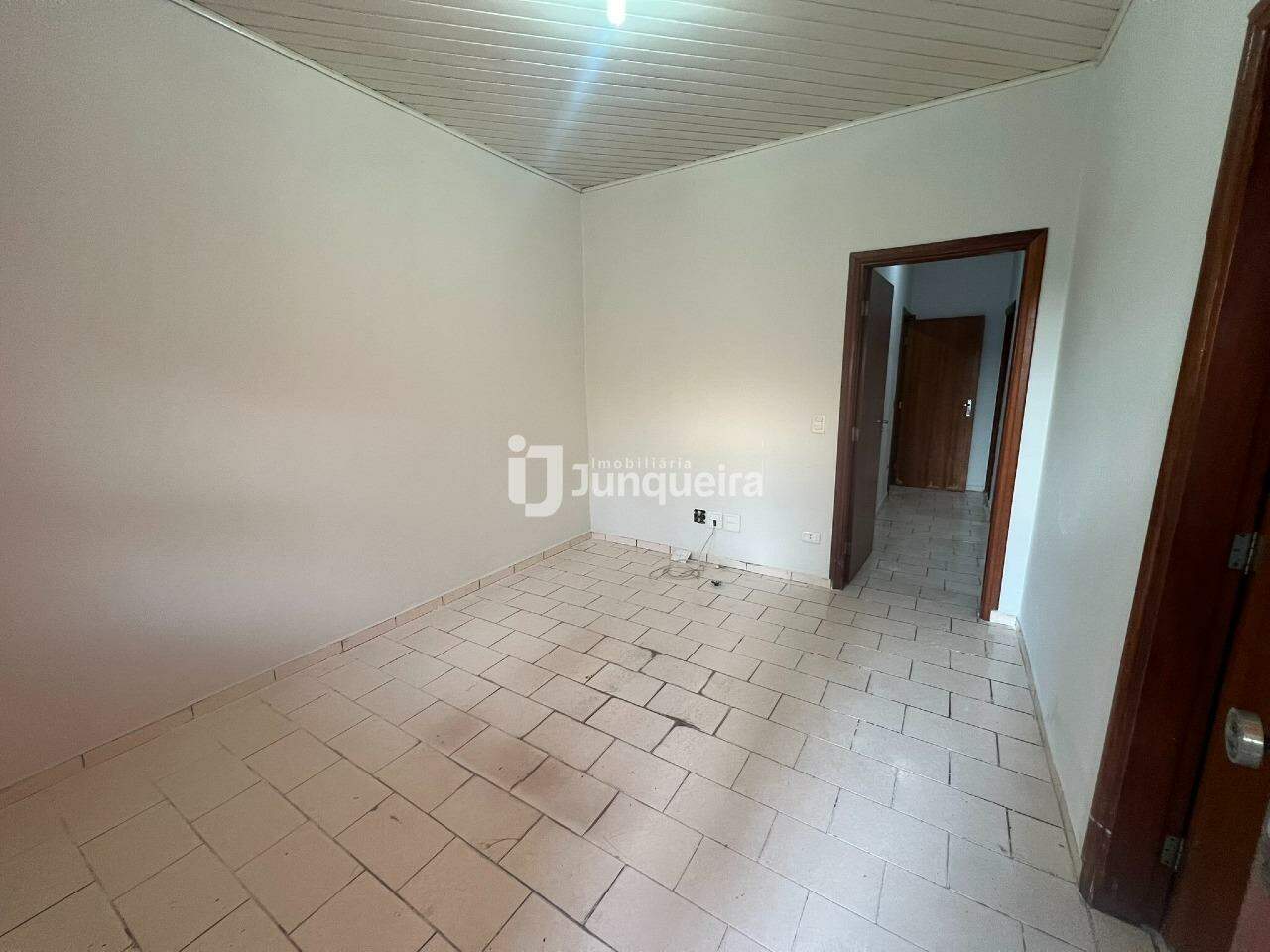 Casa para alugar, 4 quartos, sendo 1 suíte, 1 vaga, no bairro São Judas em Piracicaba - SP