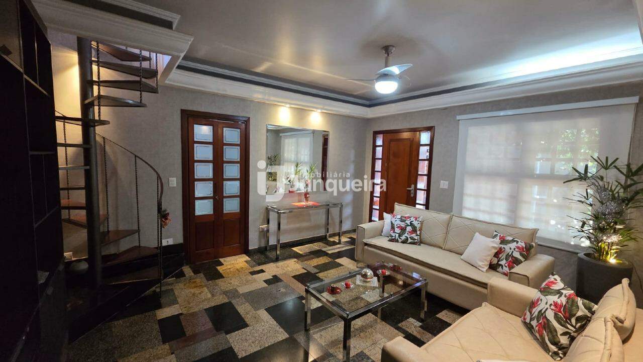 Casa à venda, 3 quartos, sendo 2 suítes, 4 vagas, no bairro Nova Piracicaba em Piracicaba - SP