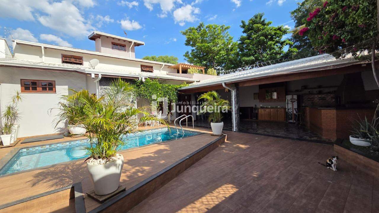 Casa à venda, 3 quartos, sendo 2 suítes, 4 vagas, no bairro Nova Piracicaba em Piracicaba - SP