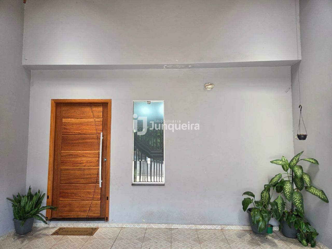 Casa à venda, 2 quartos, sendo 1 suíte, 2 vagas, no bairro Paulicéia em Piracicaba - SP