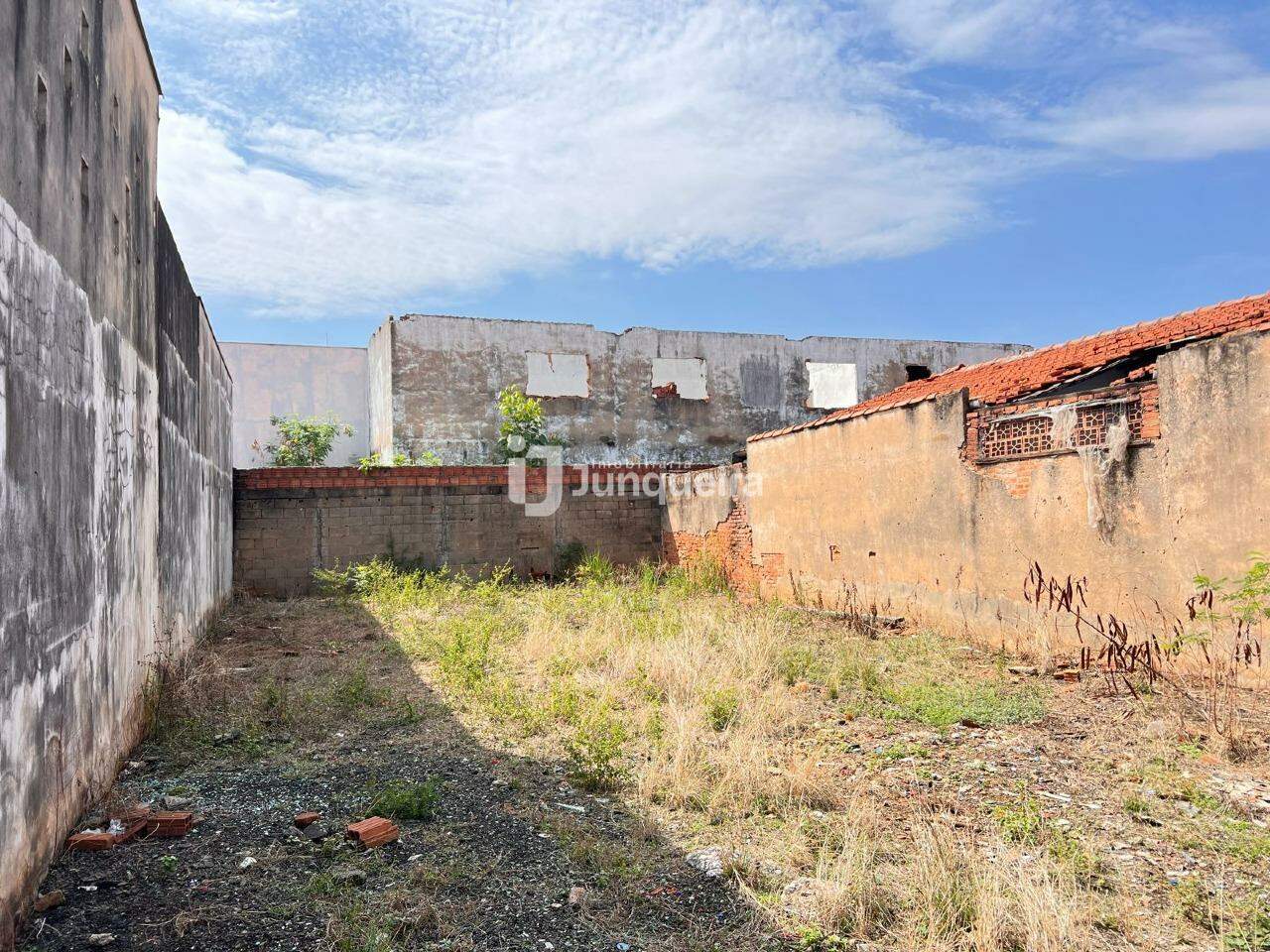 Terreno à venda, no bairro Piracicamirim em Piracicaba - SP