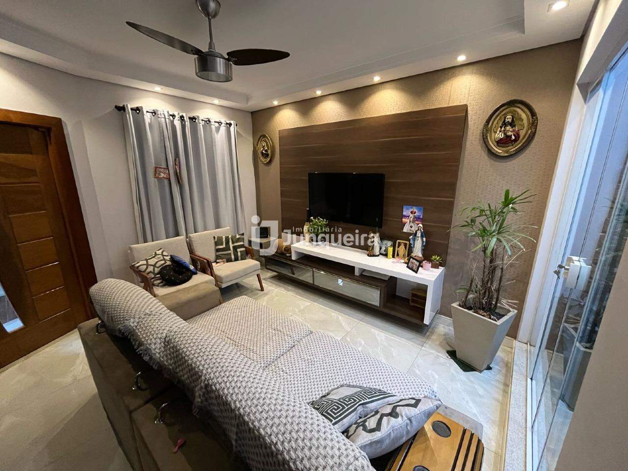 Casa à venda, 3 quartos, sendo 1 suíte, 2 vagas, no bairro Pompéia em Piracicaba - SP