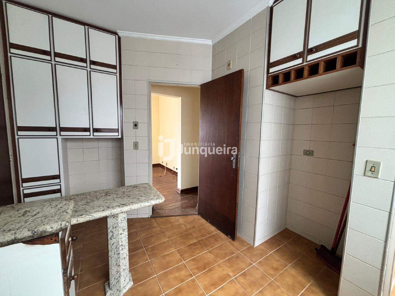 Apartamento à venda no Portal das Flores, 3 quartos, sendo 1 suíte, 1 vaga, no bairro Higienópolis em Piracicaba - SP