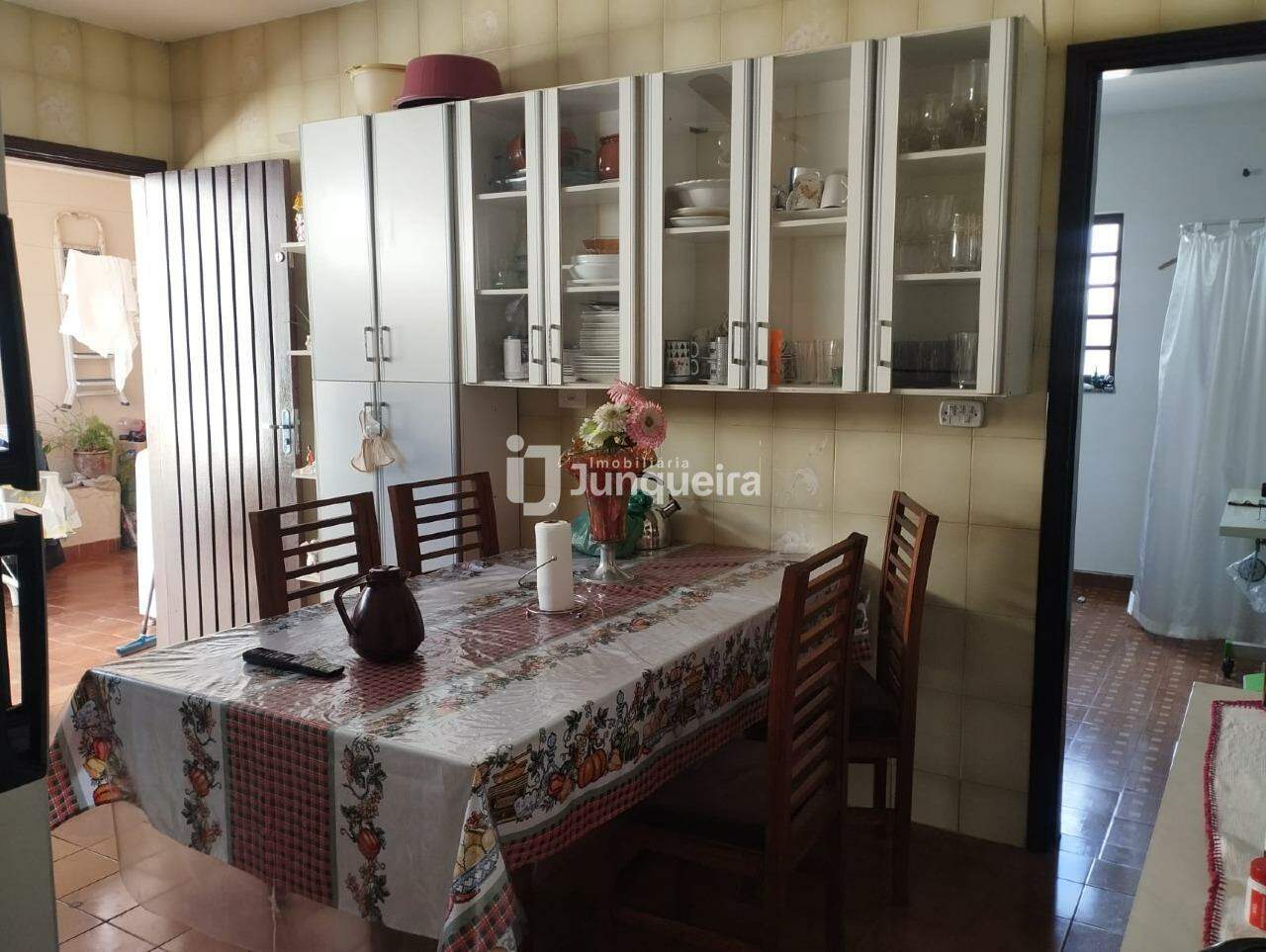 Casa à venda, 4 quartos, sendo 1 suíte, 2 vagas, no bairro Nossa Senhora de Fátima em Piracicaba - SP