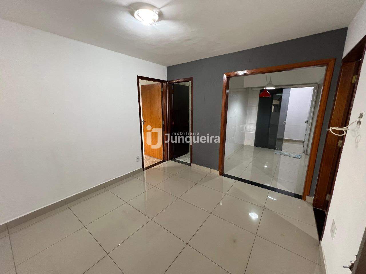 Casa para alugar, 2 quartos, sendo 1 suíte, 1 vaga, no bairro Jardim Primavera em Piracicaba - SP