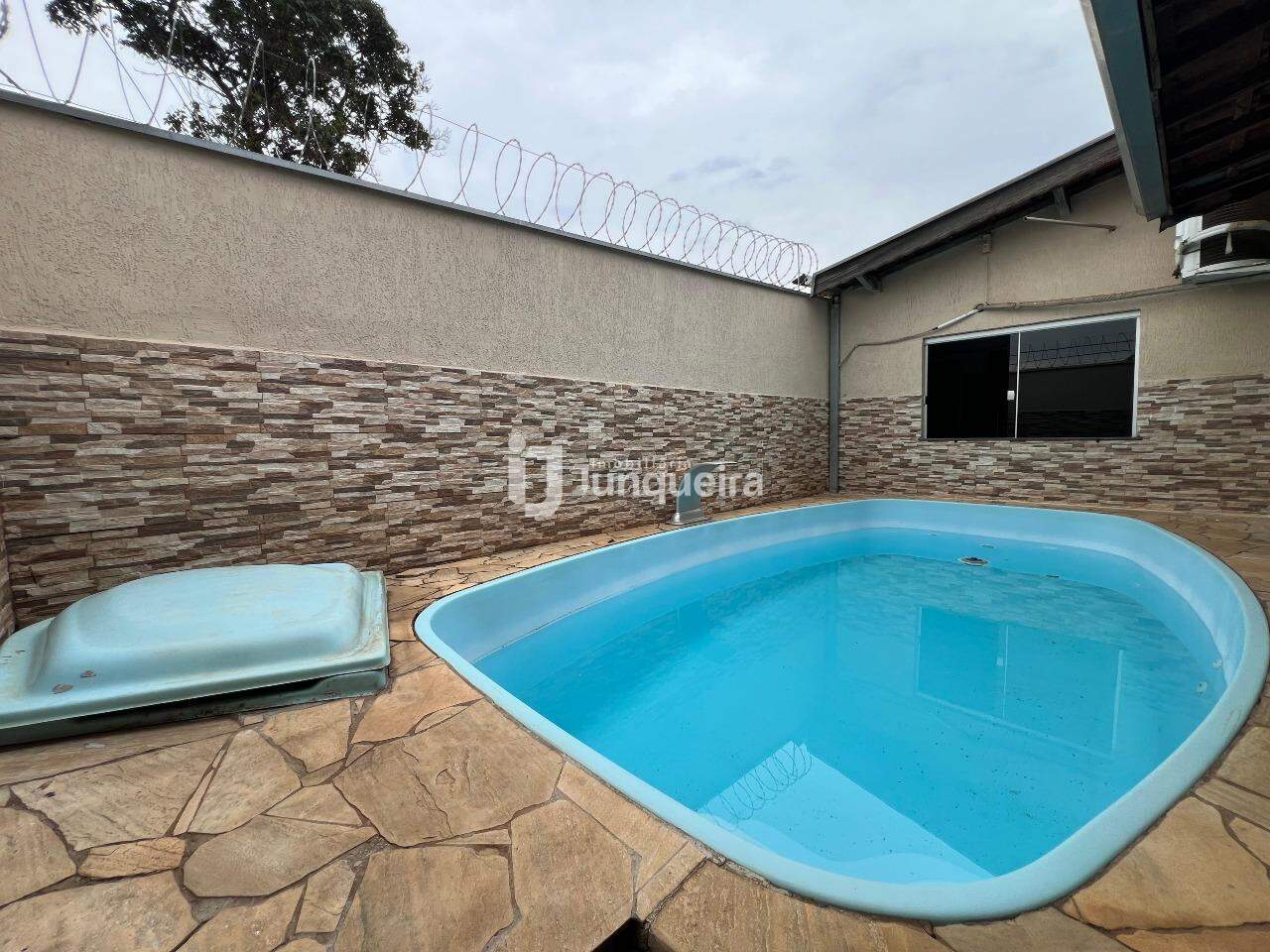 Casa para alugar, 2 quartos, sendo 1 suíte, 1 vaga, no bairro Jardim Primavera em Piracicaba - SP