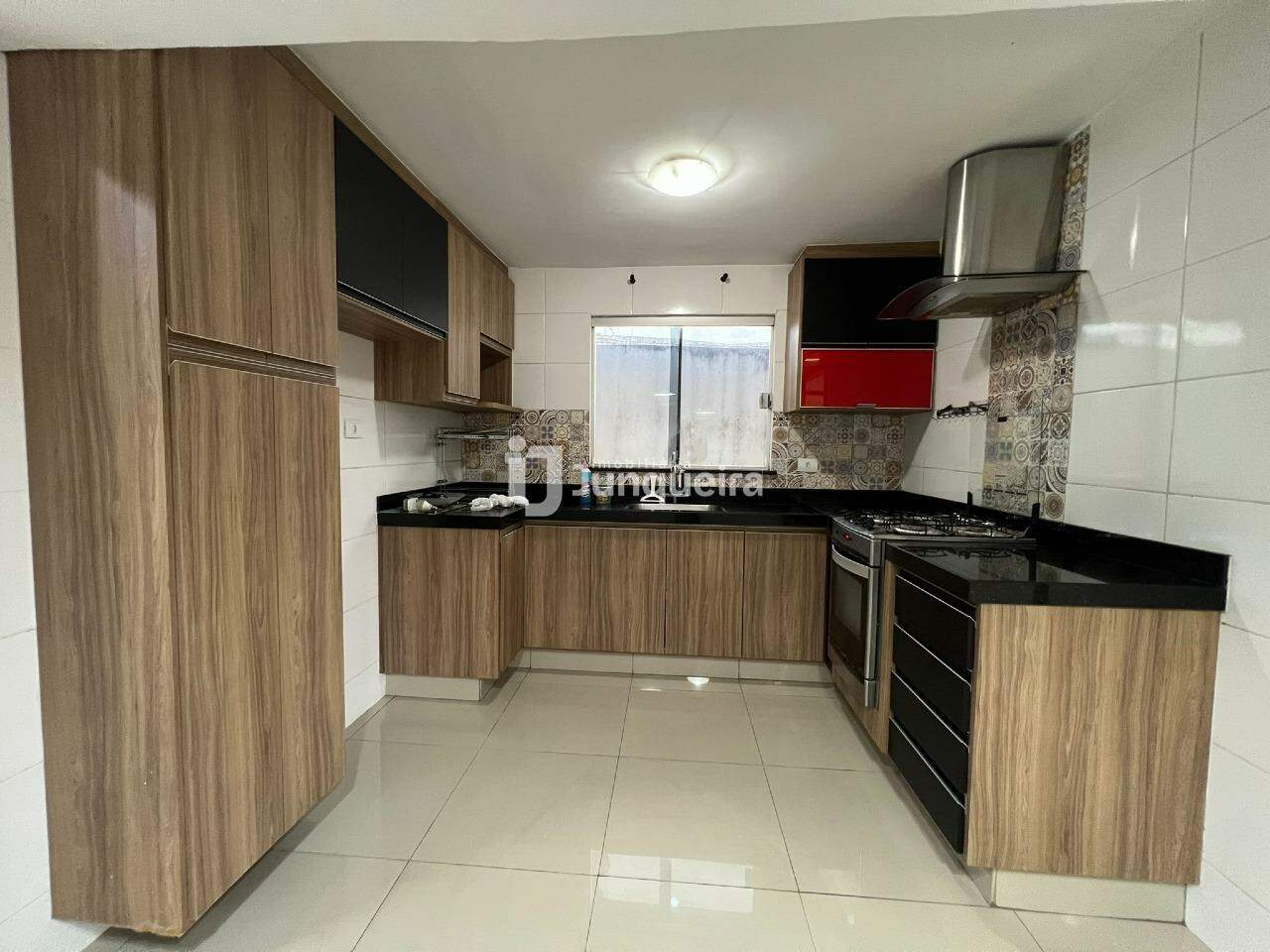 Casa para alugar, 2 quartos, sendo 1 suíte, 1 vaga, no bairro Jardim Primavera em Piracicaba - SP