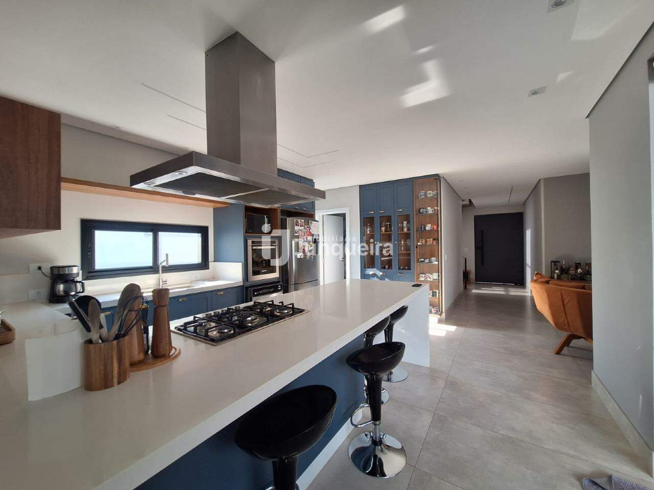 Casa em Condomínio para alugar no Quinta do Engenho, 3 quartos, sendo 1 suíte, 2 vagas, no bairro Residencial Quinta do Engenho em Rio das Pedras - SP