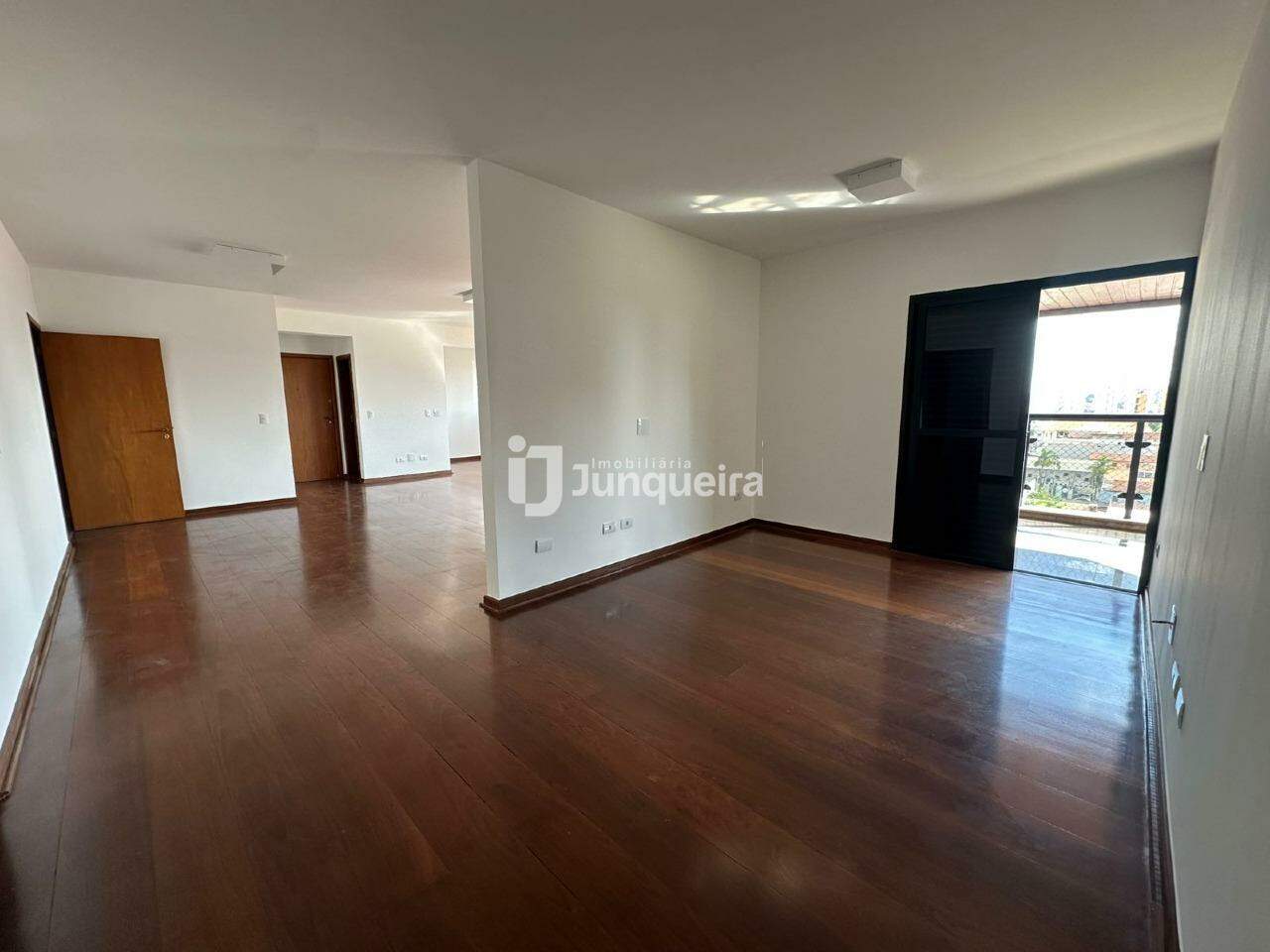 Apartamento para alugar no Ipuaçu, 4 quartos, sendo 1 suíte, 2 vagas, no bairro São Dimas em Piracicaba - SP