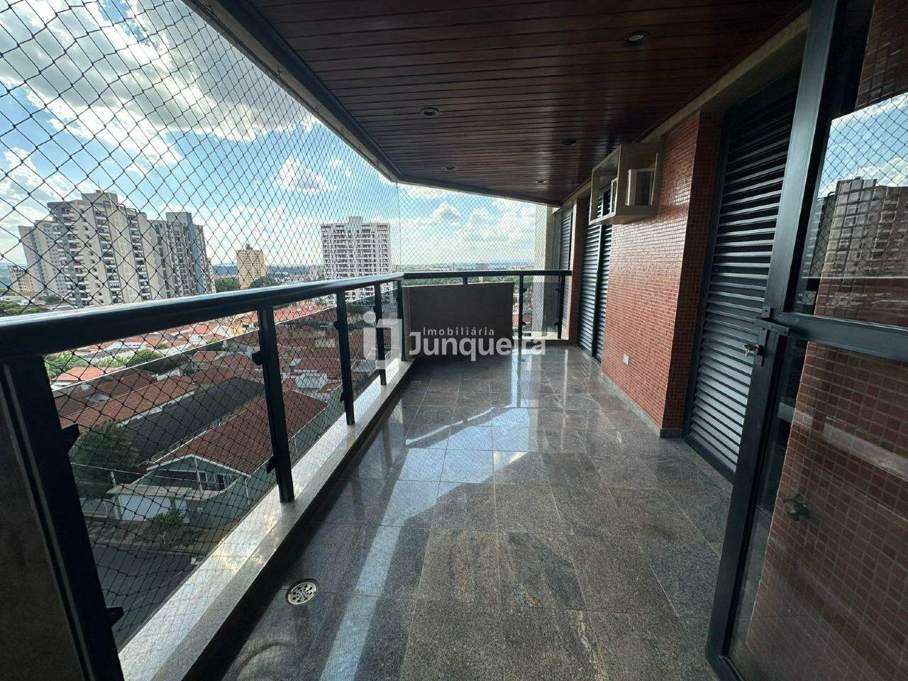 Apartamento para alugar no Ipuaçu, 4 quartos, sendo 1 suíte, 2 vagas, no bairro São Dimas em Piracicaba - SP