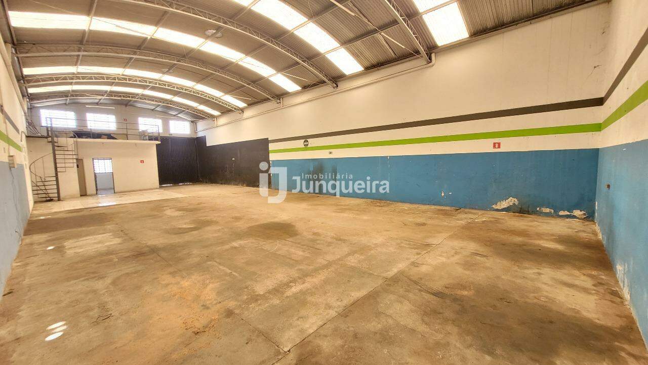 Galpão para alugar, no bairro Jardim dos Manacás em Piracicaba - SP