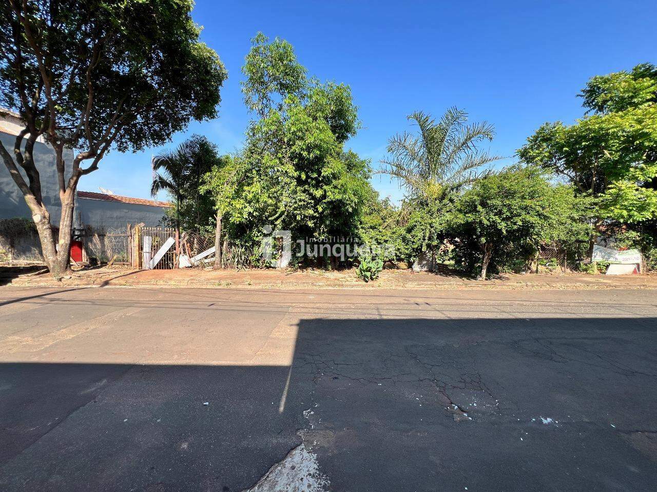 Terreno à venda, no bairro Vila Fátima em Piracicaba - SP