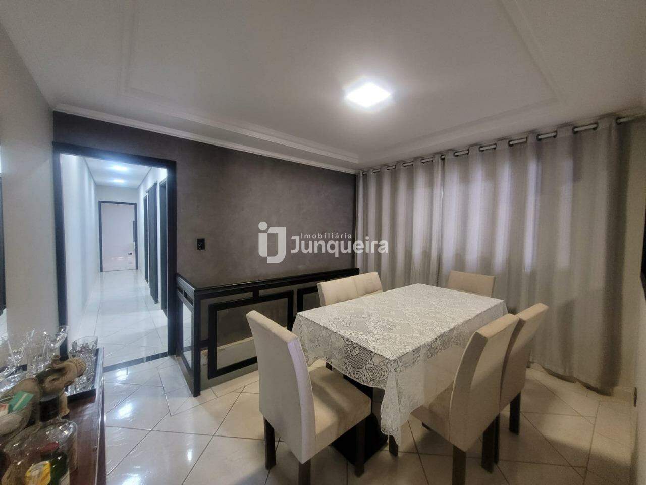 Casa para alugar, 2 quartos, sendo 1 suíte, 2 vagas, no bairro Santa Terezinha em Piracicaba - SP