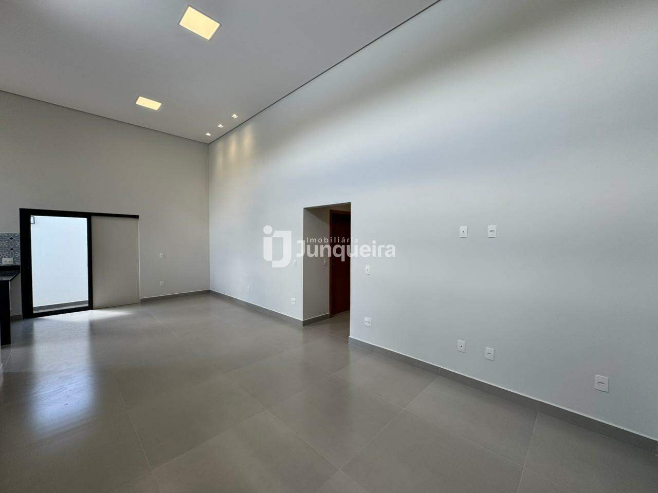 Casa em Condomínio à venda no Soleil , 3 quartos, sendo 2 suítes, 2 vagas, no bairro Soleil em Piracicaba - SP