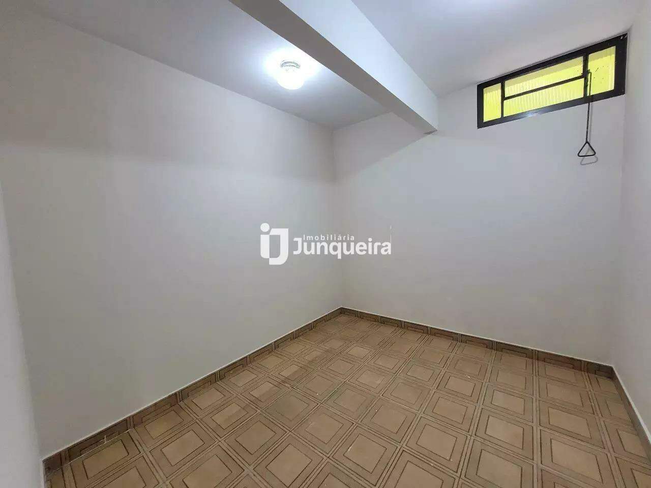 Casa à venda, 5 quartos, sendo 1 suíte, 2 vagas, no bairro Vila Rezende em Piracicaba - SP