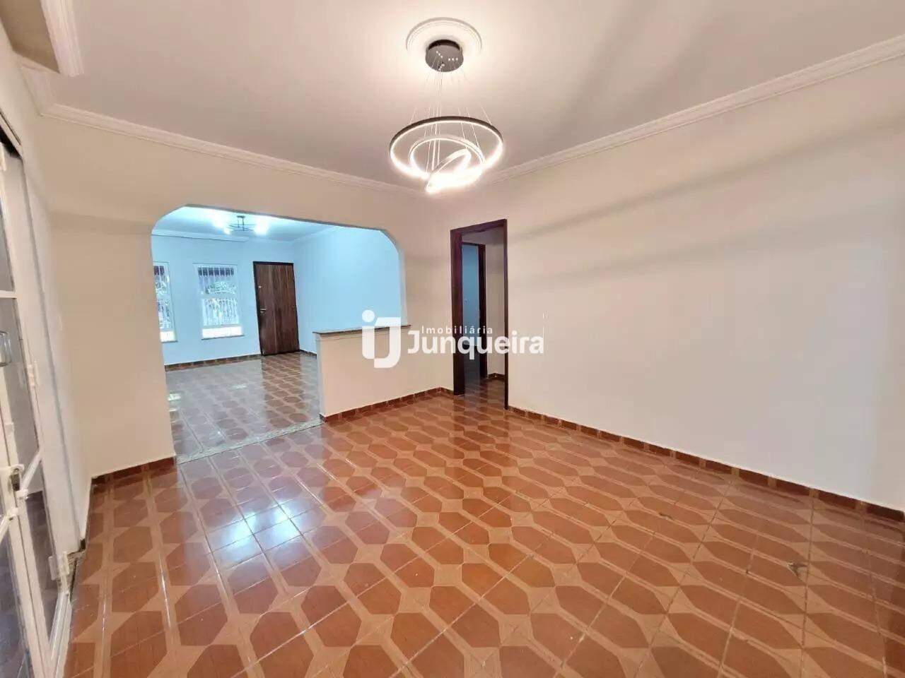 Casa à venda, 2 quartos, 2 vagas, no bairro Vila Rezende em Piracicaba - SP