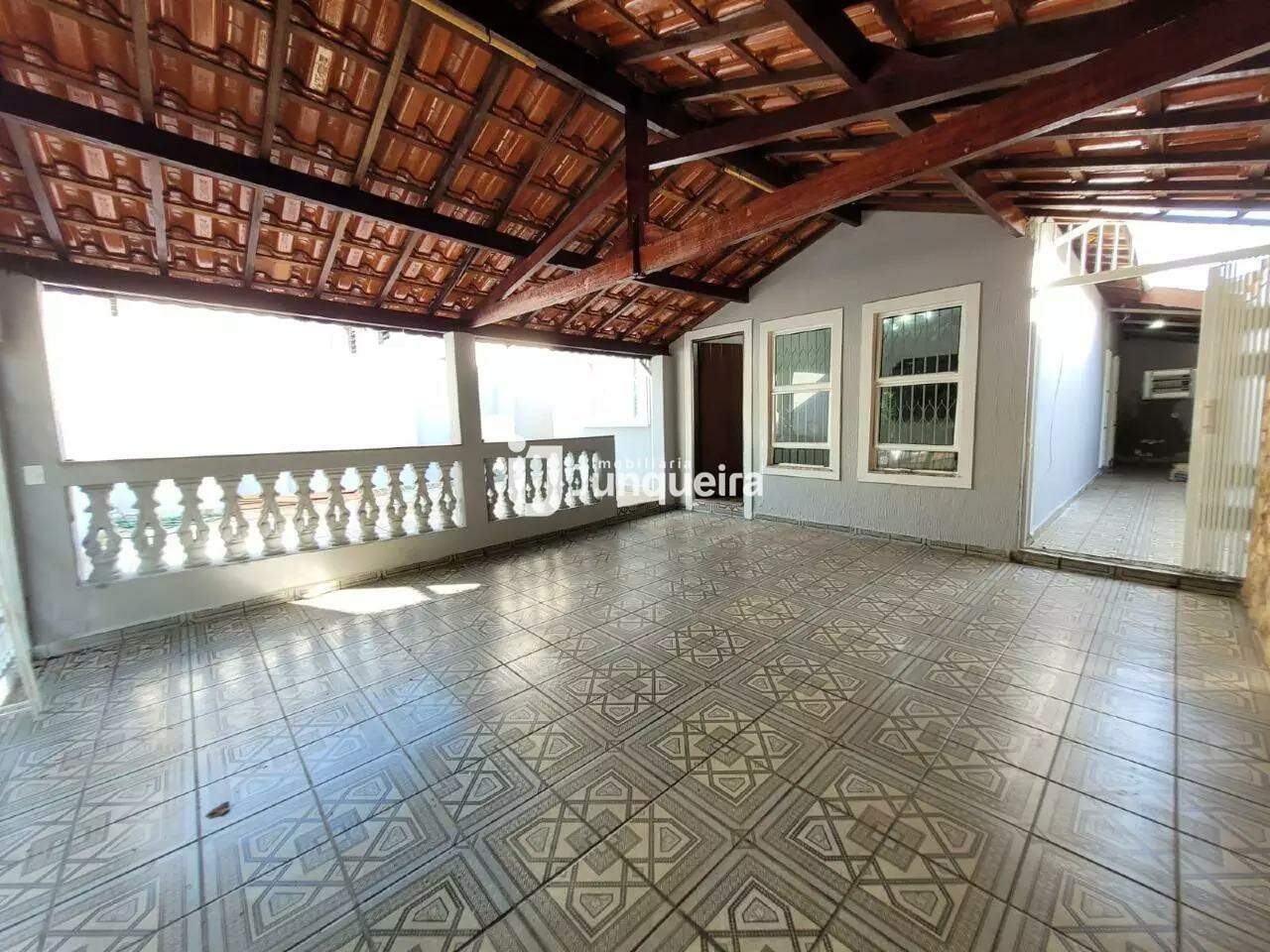 Casa à venda, 2 quartos, 2 vagas, no bairro Vila Rezende em Piracicaba - SP