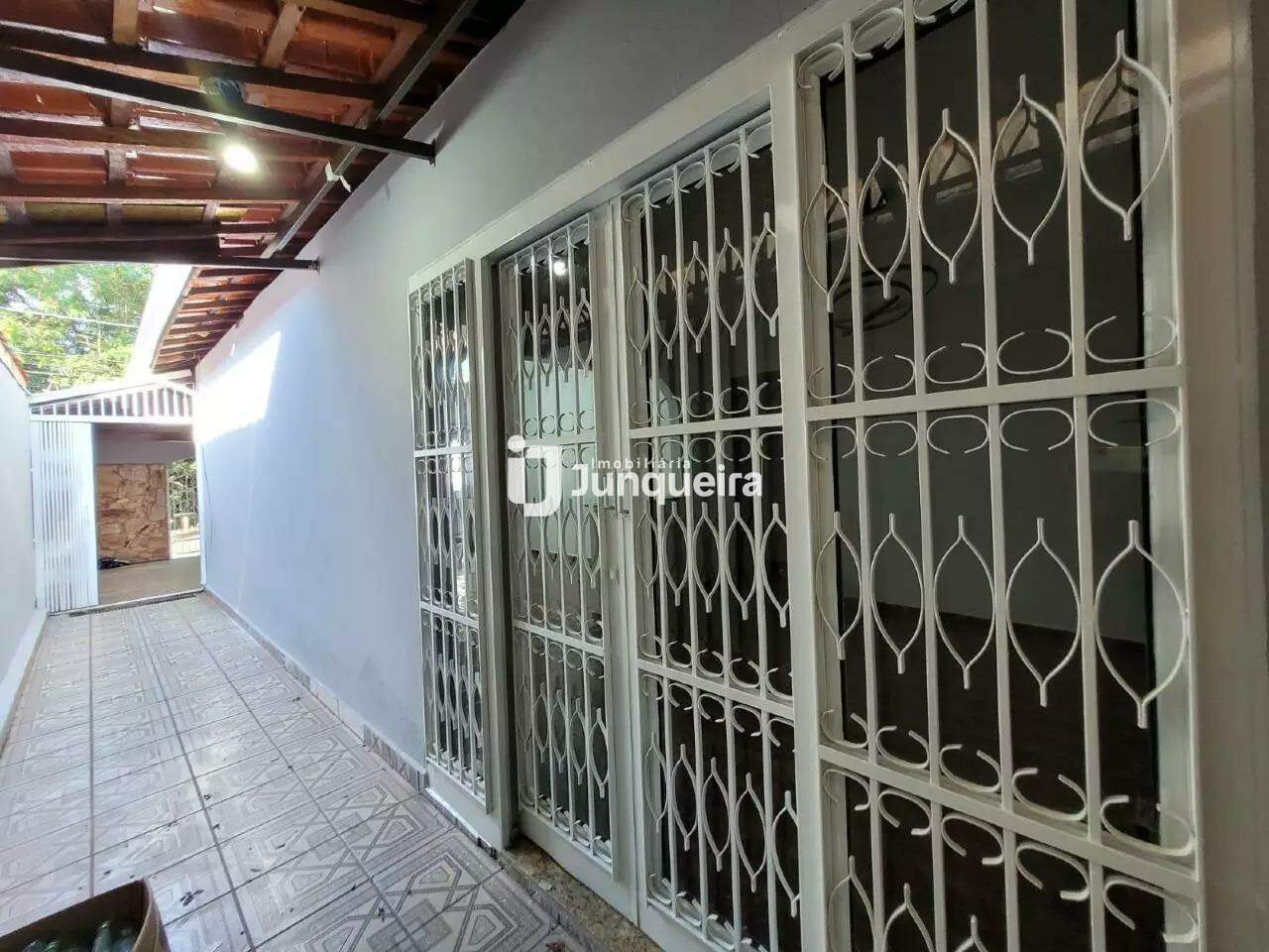 Casa à venda, 2 quartos, 2 vagas, no bairro Vila Rezende em Piracicaba - SP