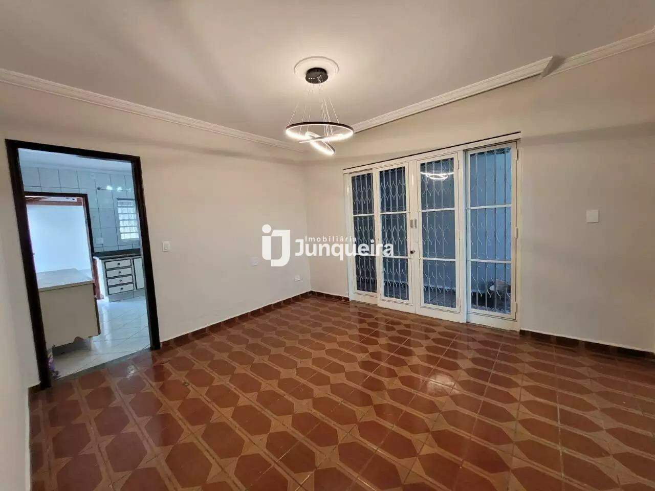 Casa à venda, 2 quartos, 2 vagas, no bairro Vila Rezende em Piracicaba - SP