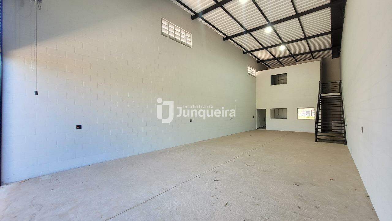 Galpão para alugar, 2 vagas, no bairro Água Branca em Piracicaba - SP