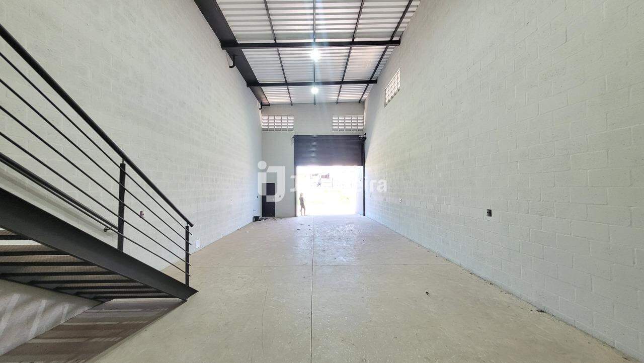 Galpão para alugar, 2 vagas, no bairro Água Branca em Piracicaba - SP