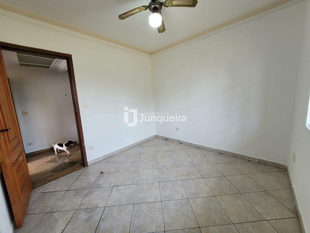 Casa para alugar, 4 quartos, sendo 1 suíte, 2 vagas, no bairro Piracicamirim em Piracicaba - SP