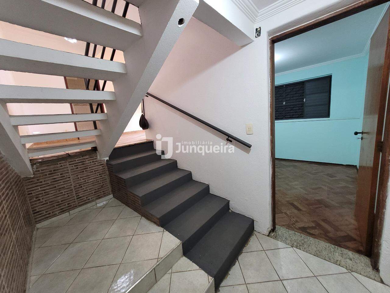 Casa para alugar, 4 quartos, sendo 1 suíte, 2 vagas, no bairro Piracicamirim em Piracicaba - SP