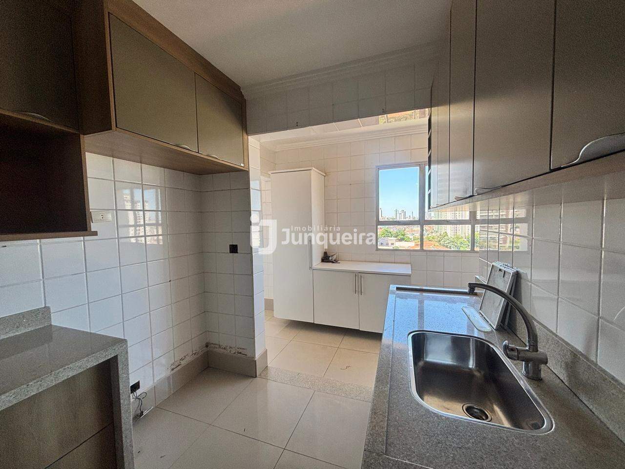 Apartamento à venda no Condomínio Edifício Skorpios, 3 quartos, sendo 1 suíte, 3 vagas, no bairro Cidade Jardim em Piracicaba - SP