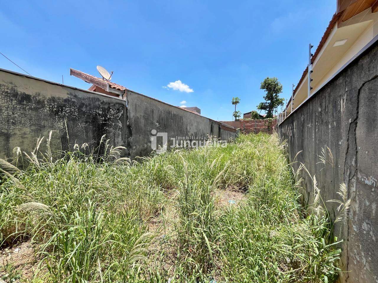 Terreno à venda, no bairro Santa Terezinha em Piracicaba - SP