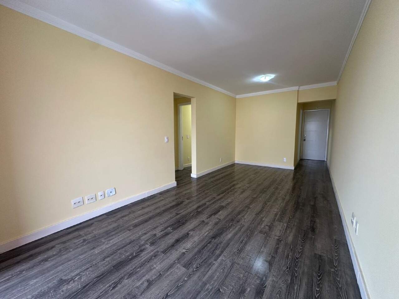 Apartamento para alugar no  Edifício Munique, 3 quartos, sendo 1 suíte, 2 vagas, no bairro Alemães em Piracicaba - SP