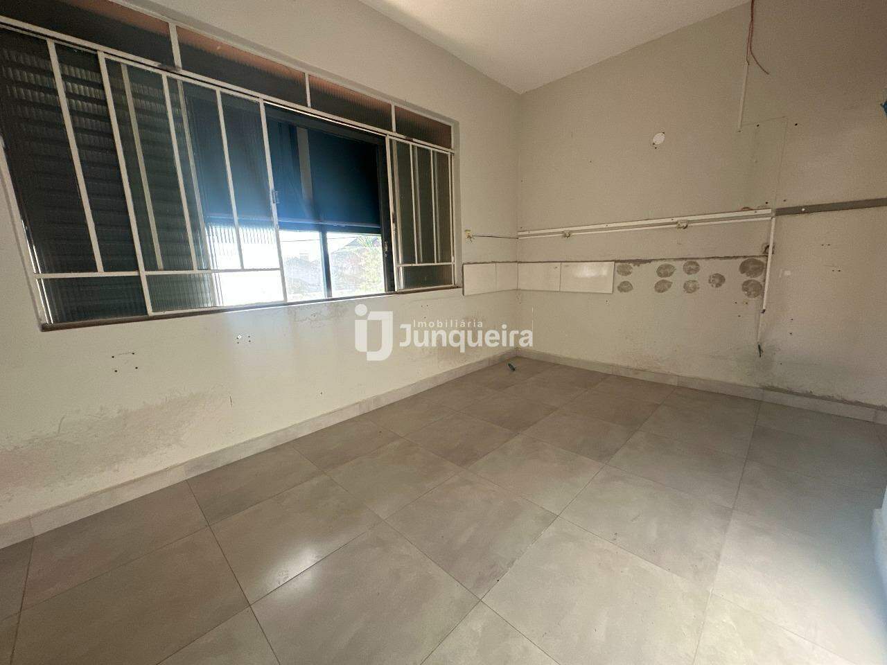 Casa Comercial para alugar, 1 vaga, no bairro Centro em Piracicaba - SP