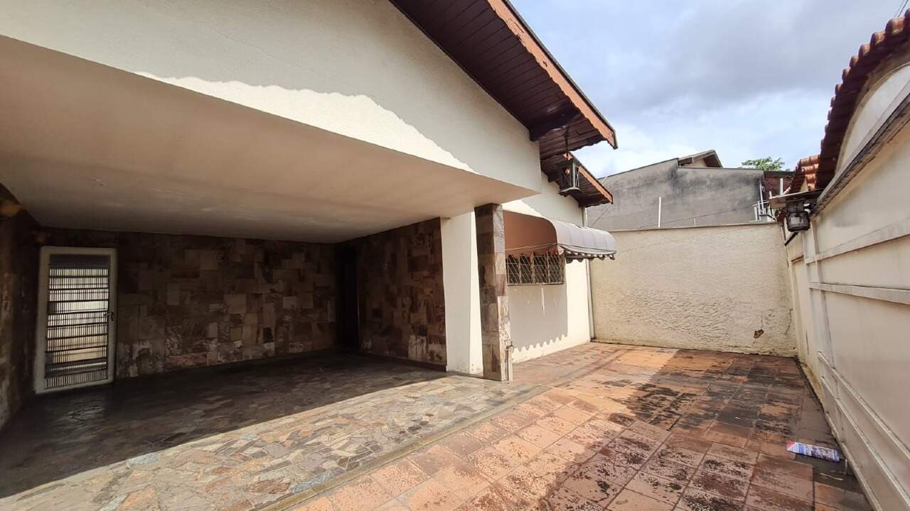 Casa para alugar, 3 quartos, sendo 1 suíte, 2 vagas, no bairro Areião em Piracicaba - SP