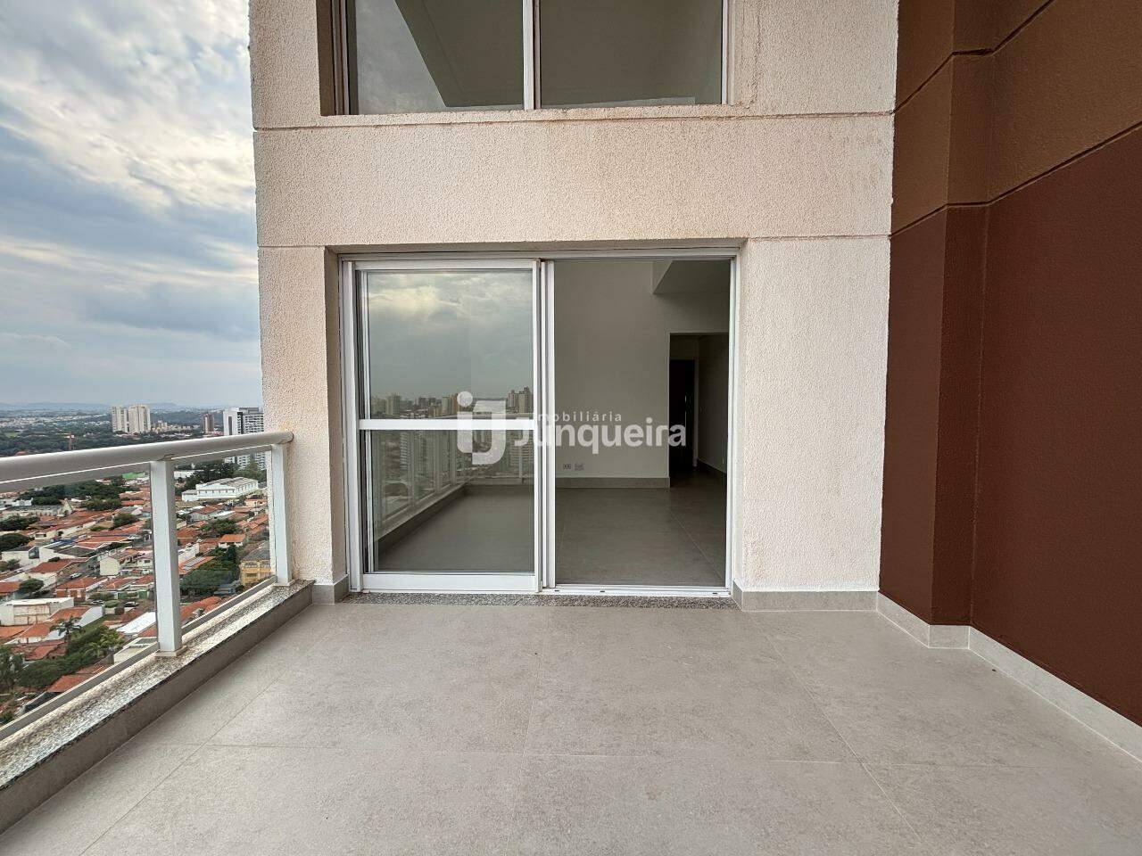 Apartamento à venda no Grand Garden, 3 quartos, sendo 3 suítes, 3 vagas, no bairro Jardim Europa em Piracicaba - SP