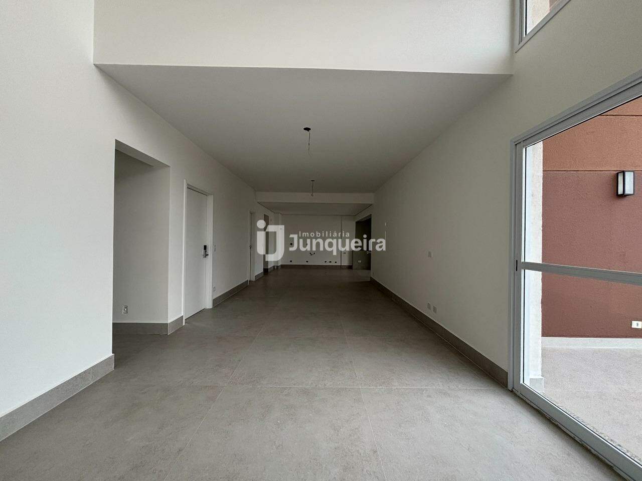 Apartamento à venda no Grand Garden, 3 quartos, sendo 3 suítes, 3 vagas, no bairro Jardim Europa em Piracicaba - SP