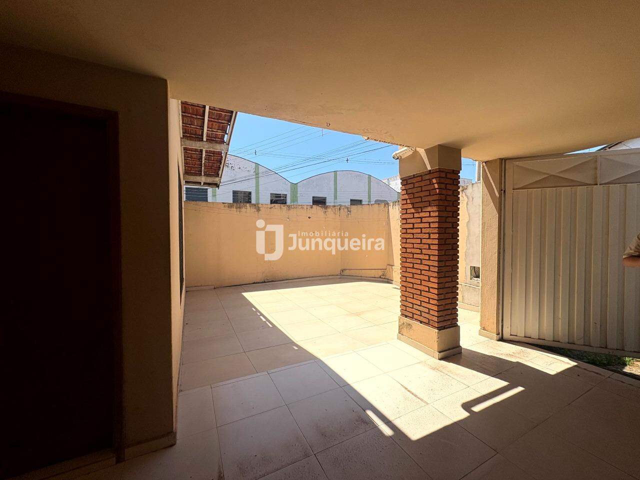 Casa à venda, 2 quartos, 1 vaga, no bairro Vila Independência em Piracicaba - SP