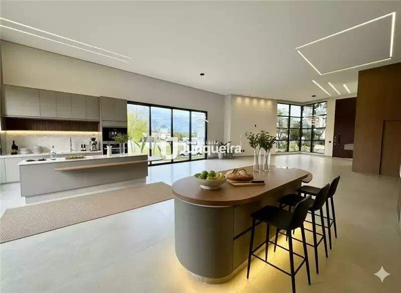 Casa em Condomínio para alugar no Alphaville Piracicaba, 3 quartos, sendo 3 suítes, 6 vagas, no bairro Alphaville Piracicaba em Piracicaba - SP