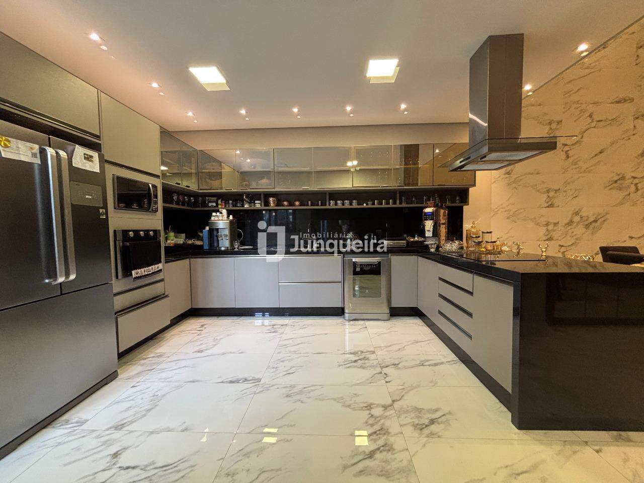 Casa em Condomínio à venda no Mônaco, 3 quartos, sendo 3 suítes, 4 vagas, no bairro Mônaco  em Piracicaba - SP